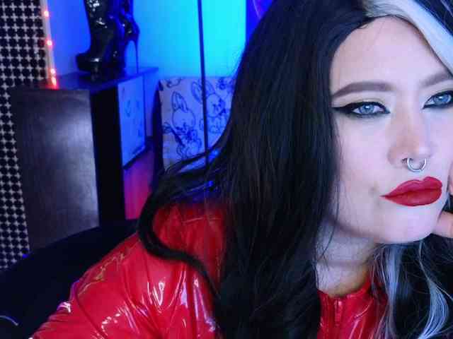 Laura-Wicked webcam
