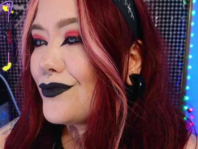 Laura-Wicked webcam