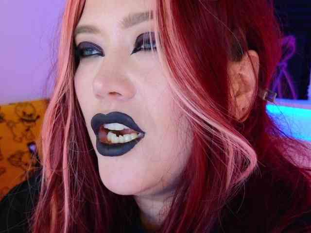 Laura-Wicked webcam