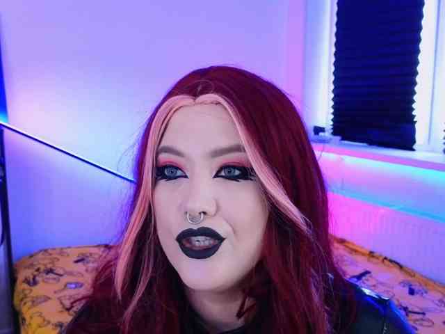 Laura-Wicked webcam