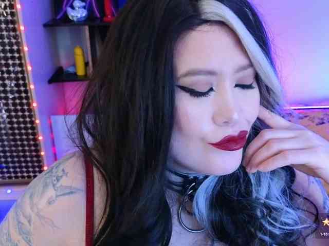 Laura-Wicked webcam