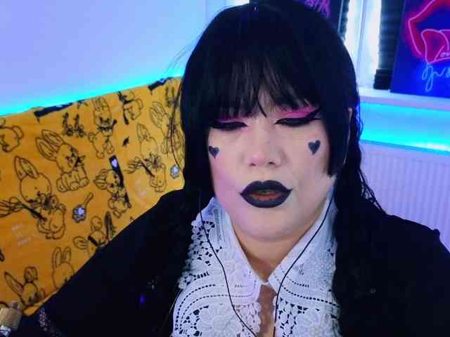Laura-Wicked webcam