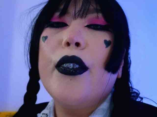 Laura-Wicked webcam