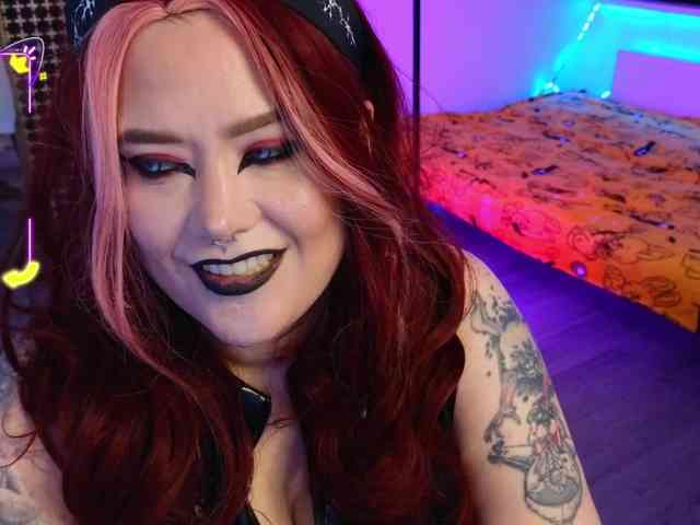 Laura-Wicked webcam