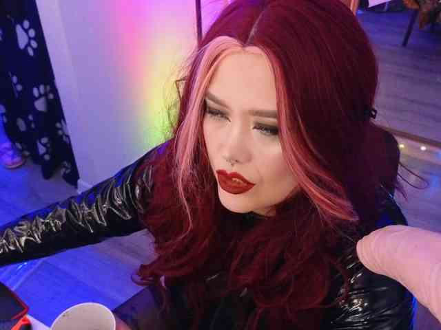 Laura-Wicked webcam