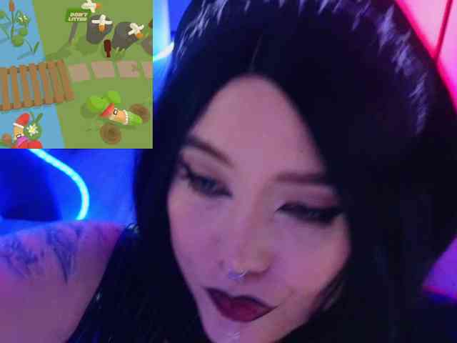 Laura-Wicked webcam
