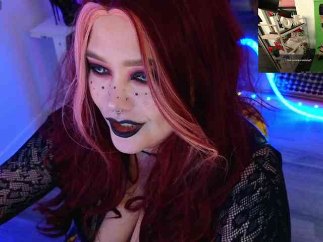Laura-Wicked webcam