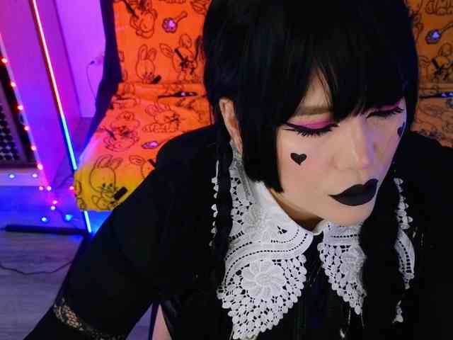 Laura-Wicked webcam