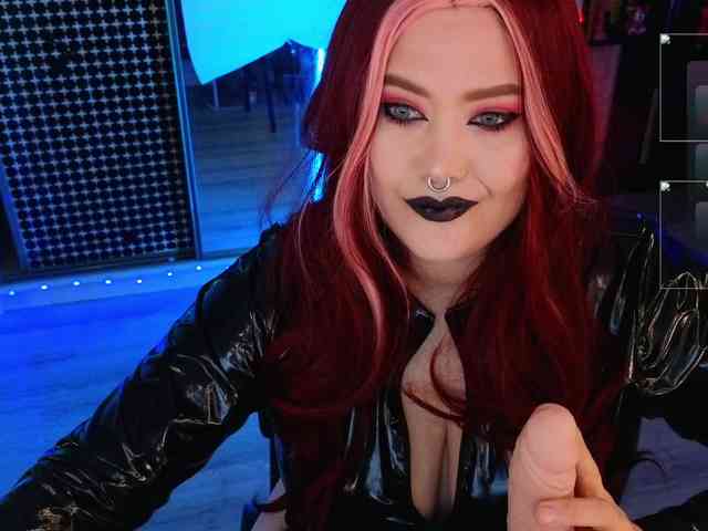 Laura-Wicked webcam
