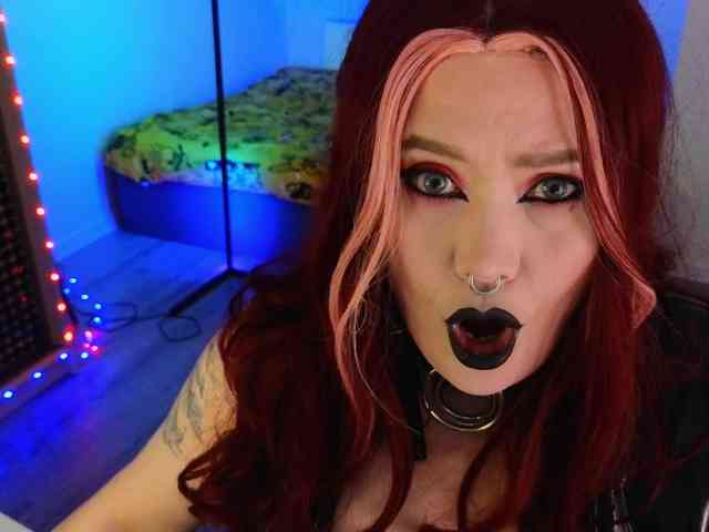 Laura-Wicked webcam