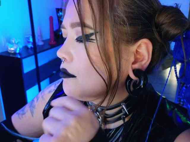 Laura-Wicked webcam