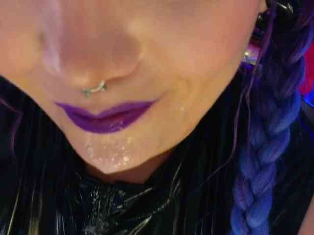 Laura-Wicked webcam