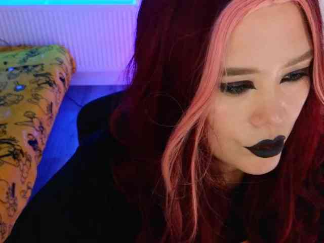 Laura-Wicked webcam