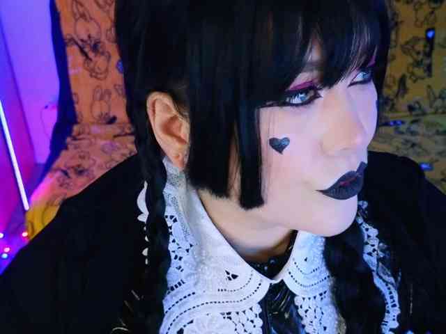 Laura-Wicked webcam