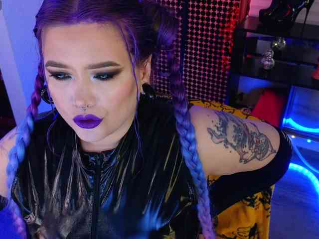 Laura-Wicked webcam