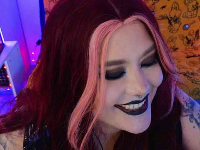 Laura-Wicked webcam