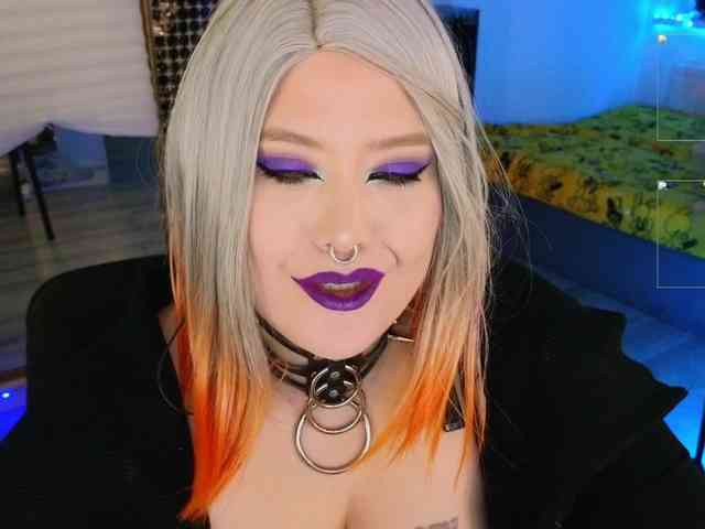 Laura-Wicked webcam