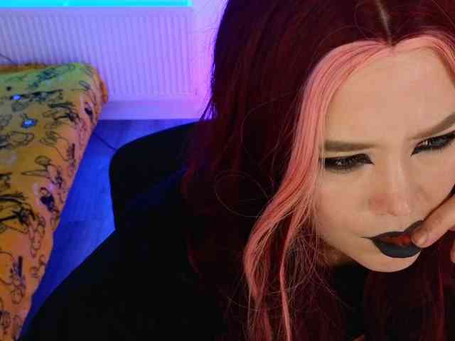 Laura-Wicked webcam