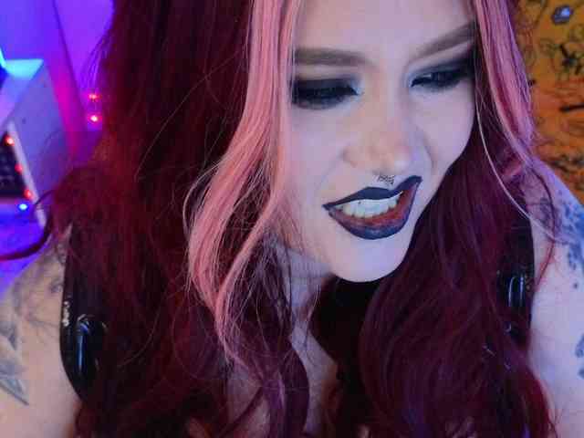 Laura-Wicked webcam