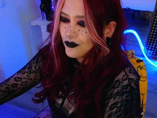 Laura-Wicked webcam