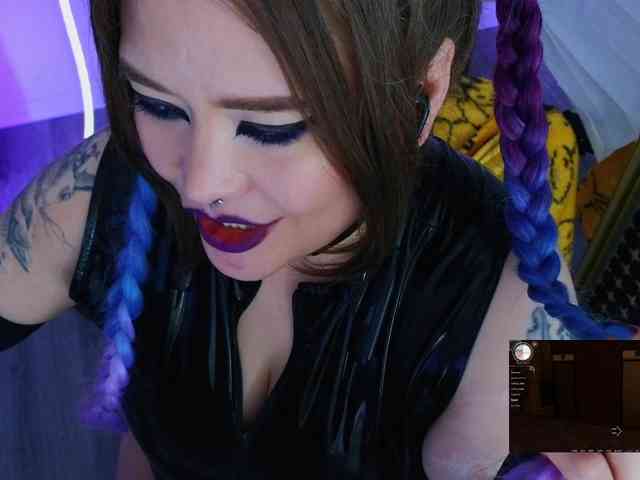 Laura-Wicked webcam