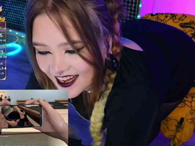 Laura-Wicked webcam