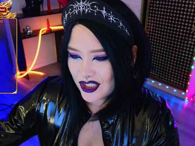 Laura-Wicked webcam