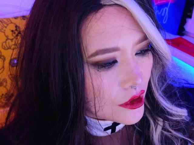 Laura-Wicked webcam