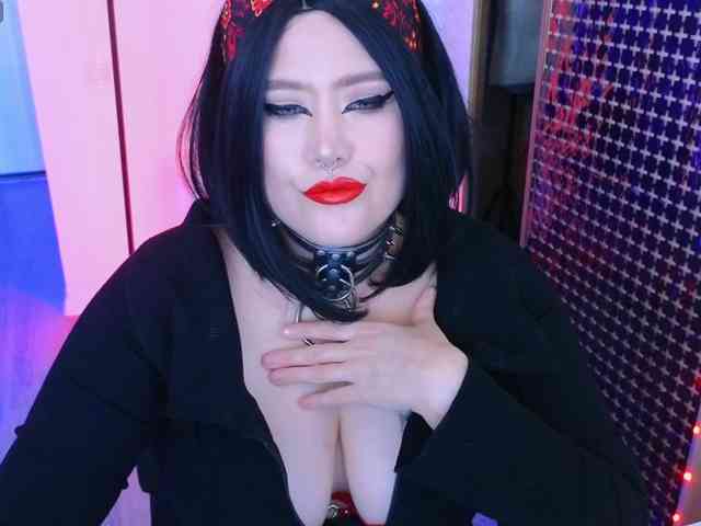 Laura-Wicked webcam