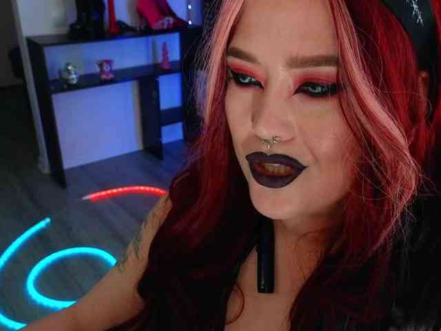 Laura-Wicked webcam