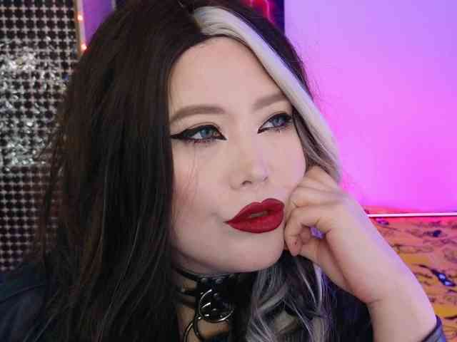 Laura-Wicked webcam