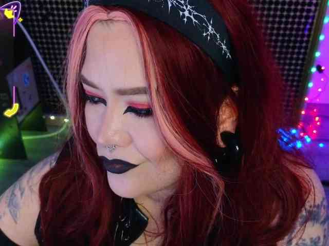 Laura-Wicked webcam