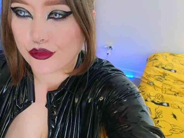 Laura-Wicked webcam