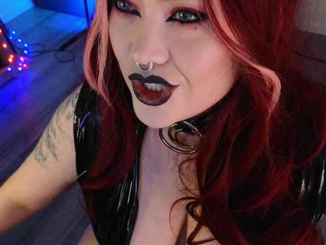 Laura-Wicked webcam