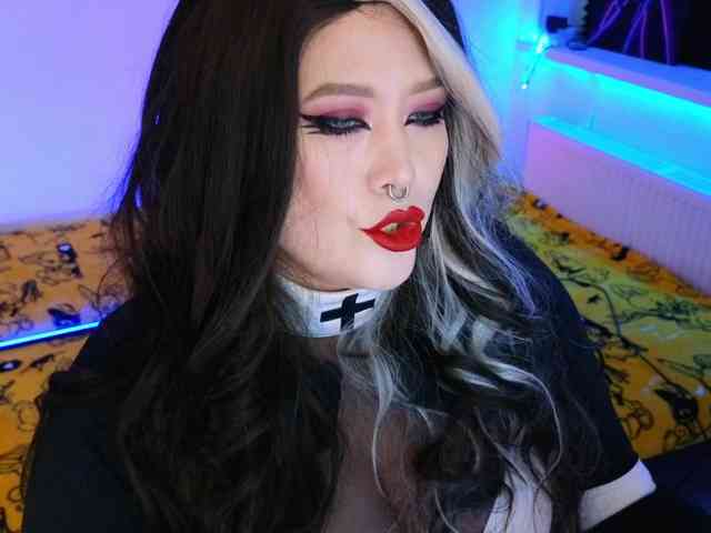 Laura-Wicked webcam