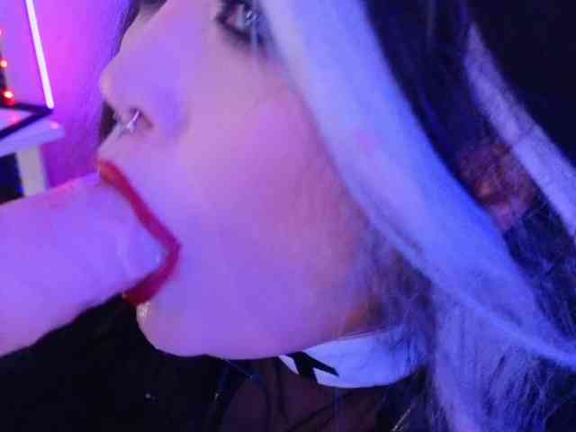 Laura-Wicked webcam