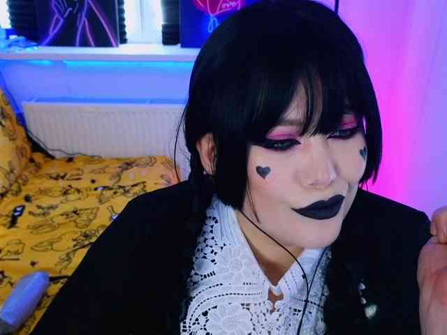 Laura-Wicked webcam