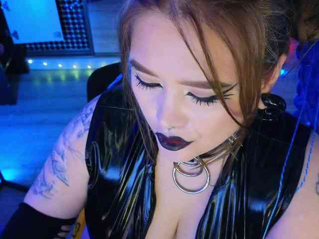 Laura-Wicked webcam