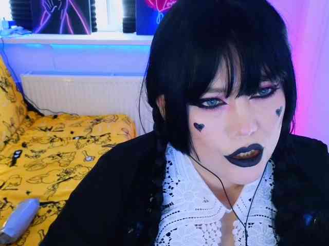 Laura-Wicked webcam
