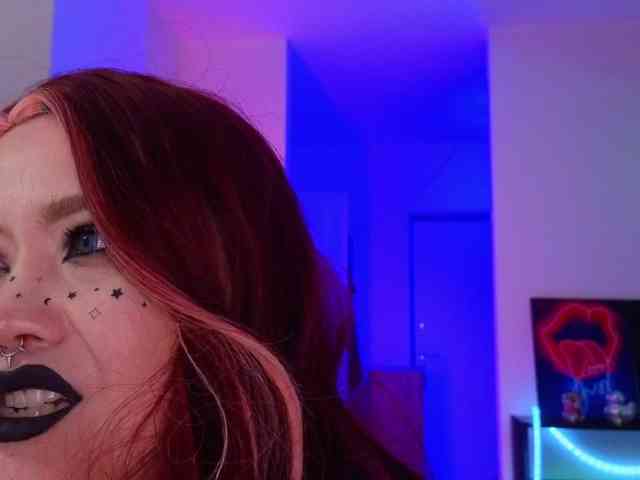Laura-Wicked webcam