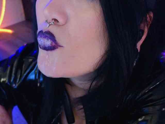 Laura-Wicked webcam