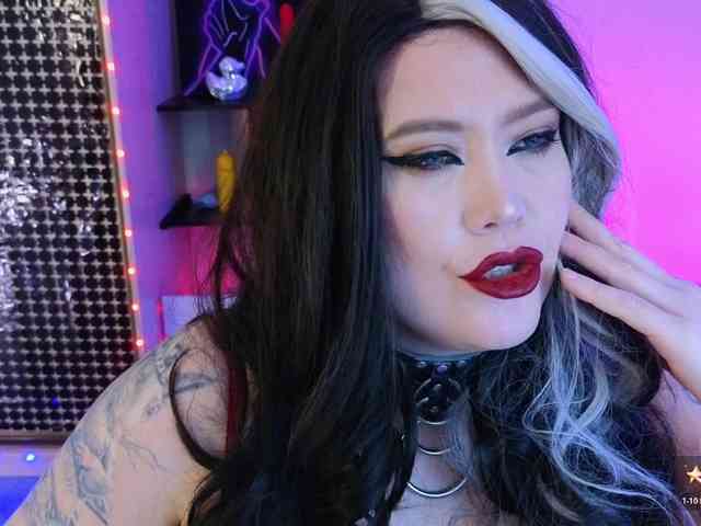 Laura-Wicked webcam