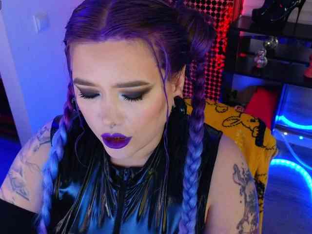 Laura-Wicked webcam