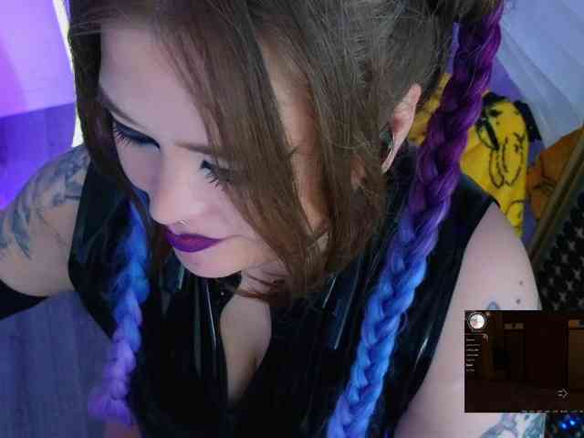 Laura-Wicked webcam