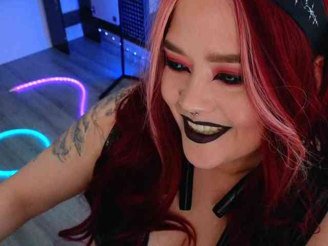 Laura-Wicked webcam