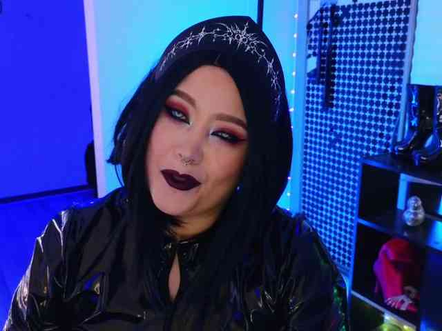 Laura-Wicked webcam