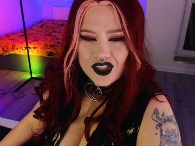 Laura-Wicked webcam