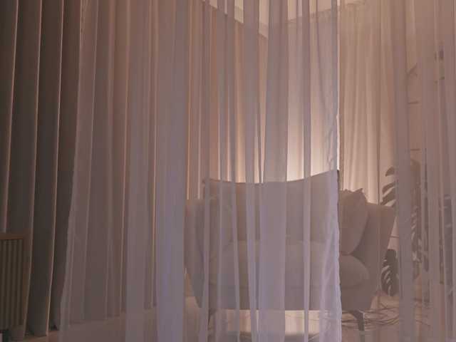 AmyArmstrong, live now on BongaCams