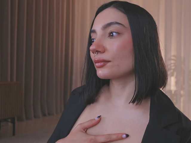 AmyArmstrong live cam preview