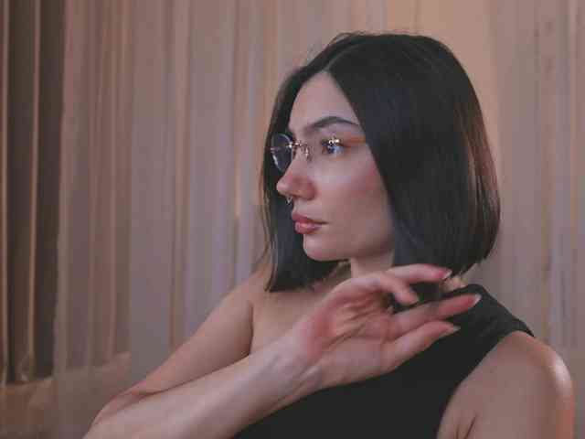 AmyArmstrong - Girl 